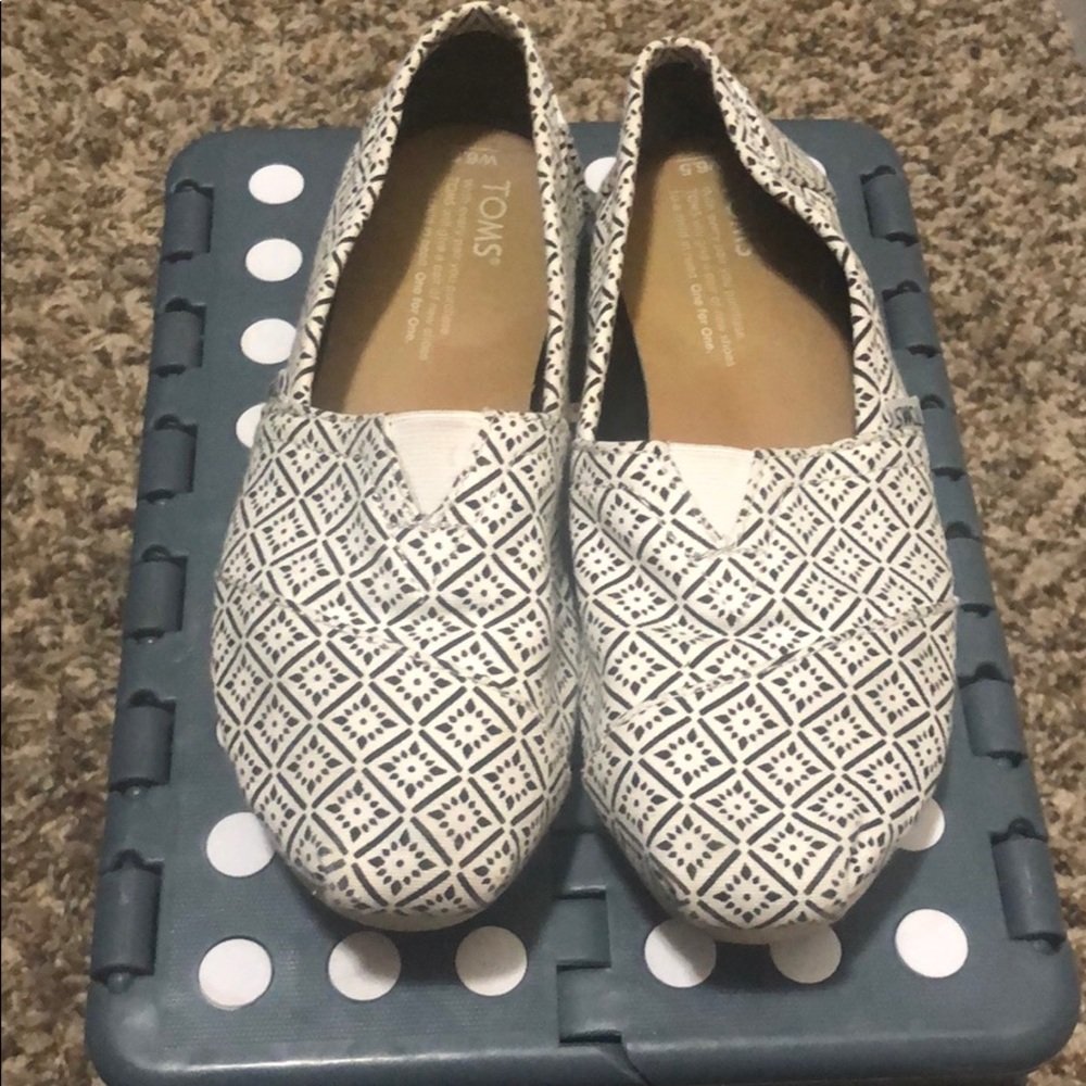 Toms